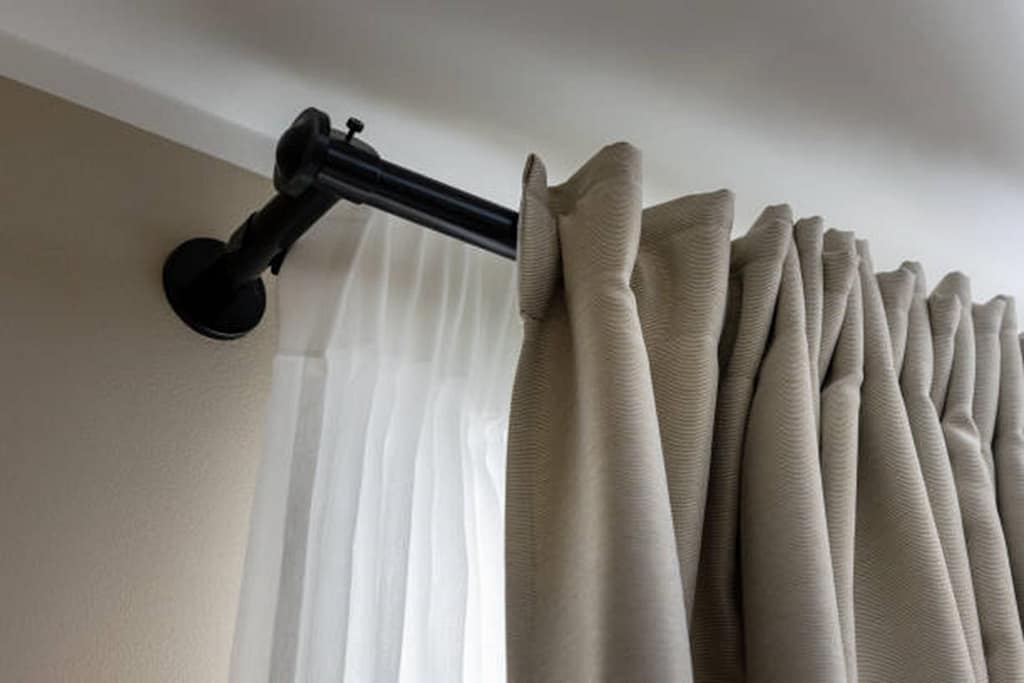 curtain layering